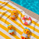 3 canards au bord de l'eau